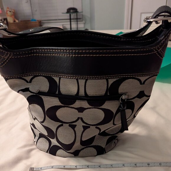 Coach Bucket Bag - Picture 3 of 7